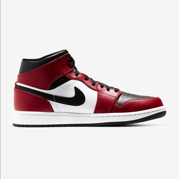 Nike Air Jordan 1 Mid Chicago Black Toe - Picture 3 of 5